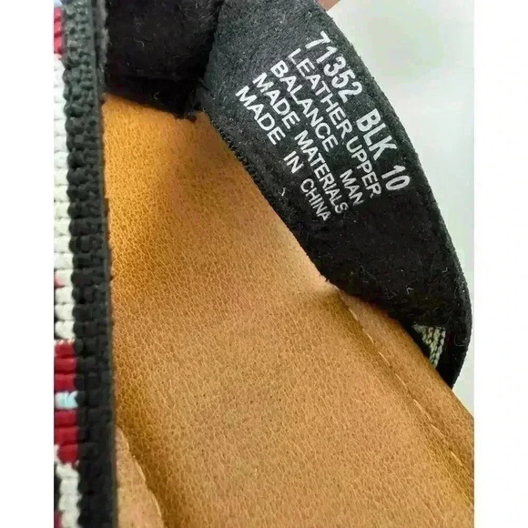 EUC Minnetonka Moccasin Sandal, Barbados Sandal Black Size 10 Leather Flip Flop - Picture 6 of 8